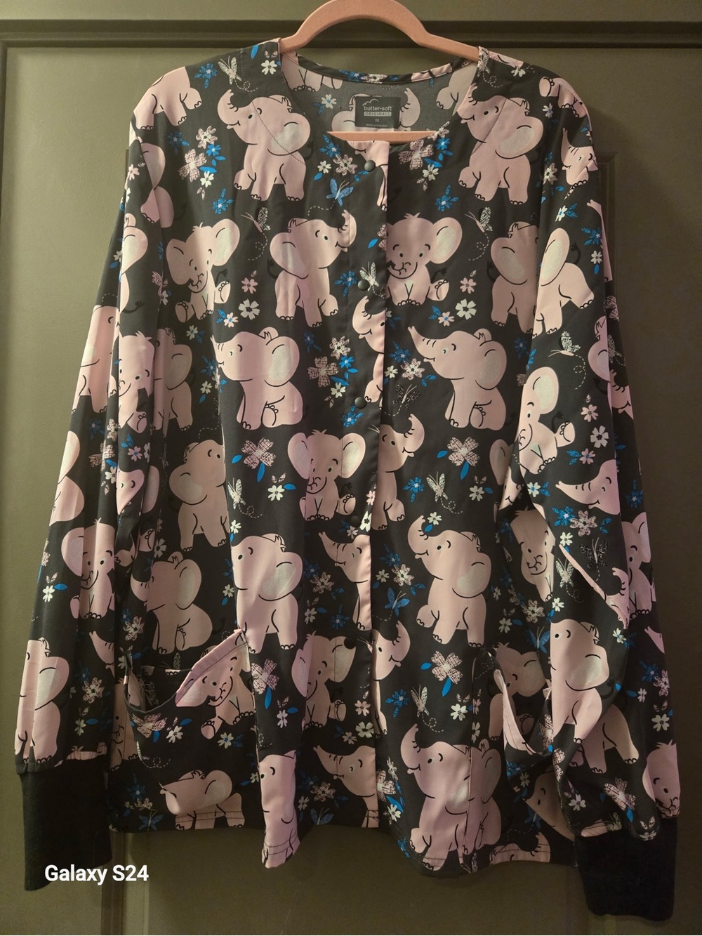 Butter-soft Elephant Print Scrub Jacket